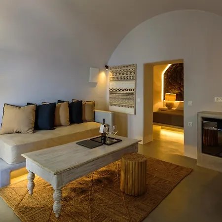 Nostos Apartment Oia (Santorini)
